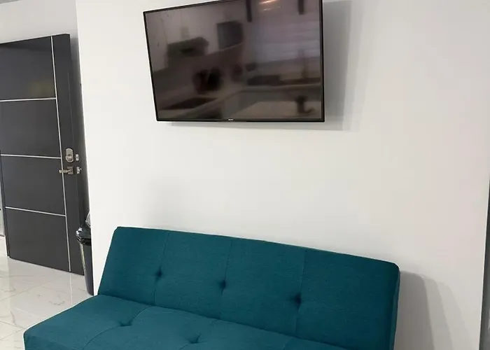 Casa Amplia Con Wifi Y Piscina, A Min Del Mar, 10p Villa