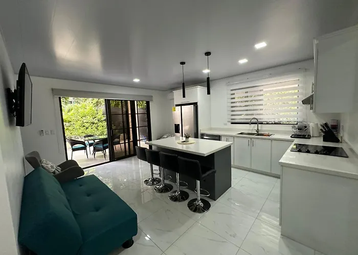 Casa Amplia Con Wifi Y Piscina, A Min Del Mar, 10p