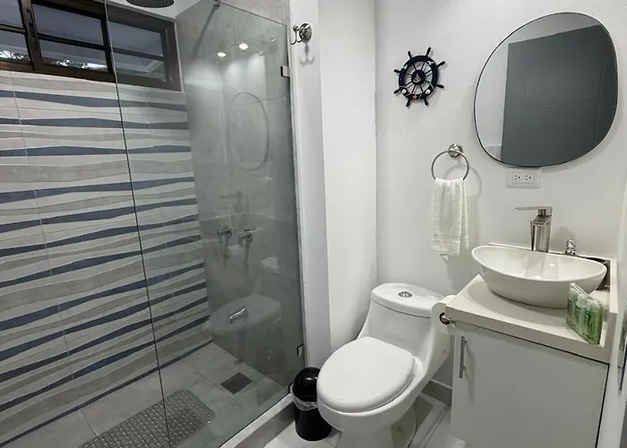 Villa Casa Amplia Con Wifi Y Piscina, A Min Del Mar, 10p *