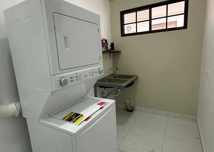 Casa Amplia Con Wifi Y Piscina, A Min Del Mar, 10p