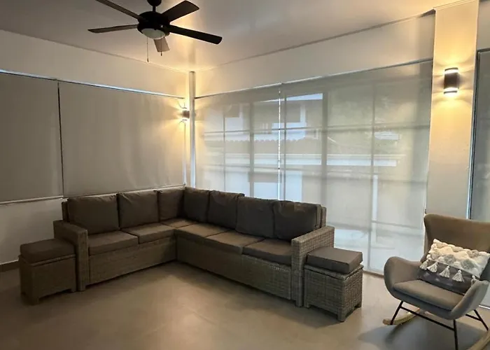 Villa Casa Amplia Con Wifi Y Piscina, A Min Del Mar, 10p *