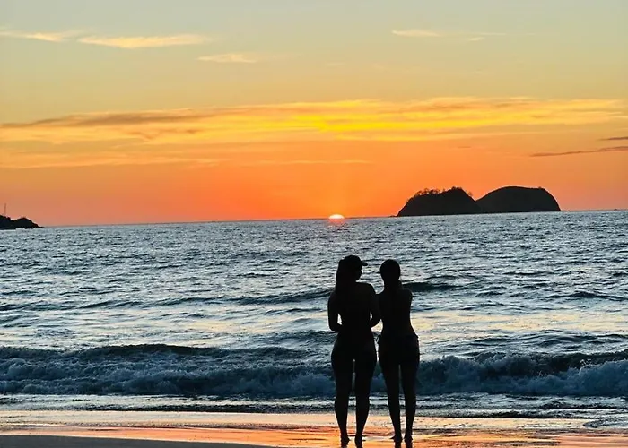Casa Amplia Con Wifi Y Piscina, A Min Del Mar, 10p Playa Hermosa (Guanacaste)